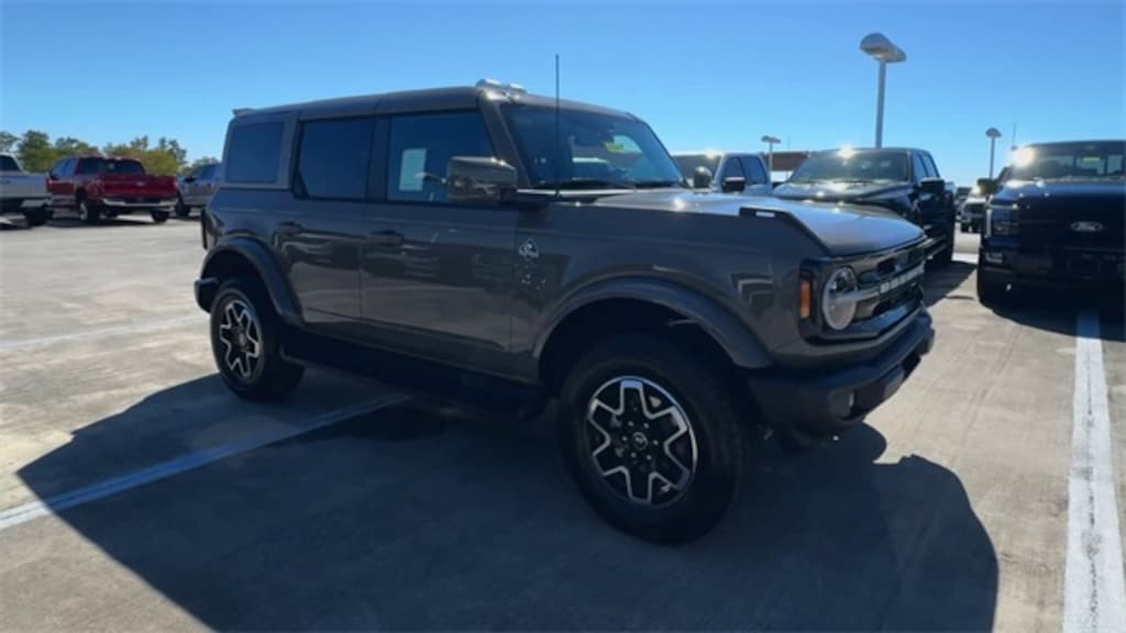 New 2025 Ford Bronco Outer Banks SUV