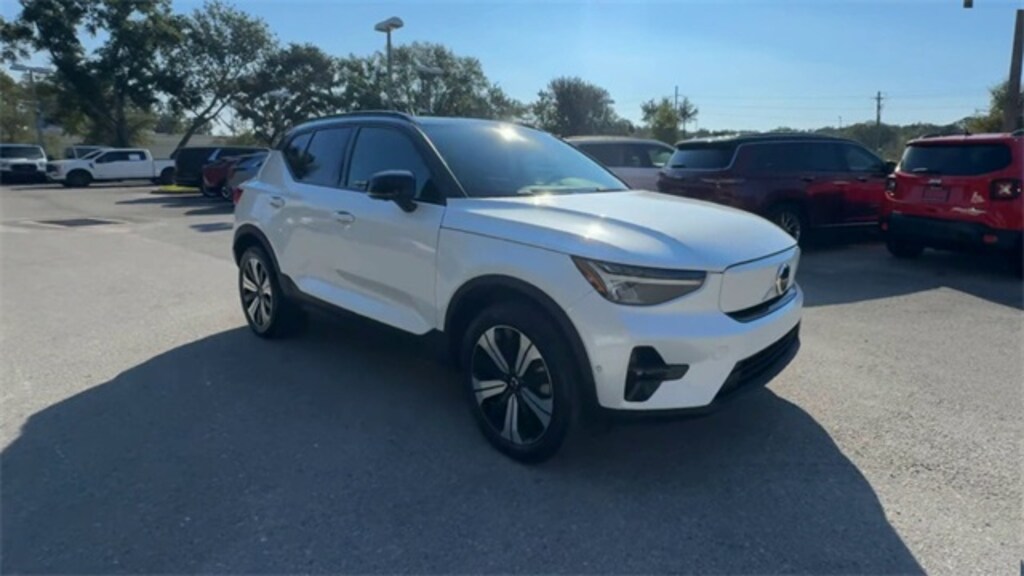 Certified 2023 Volvo XC40 Recharge Pure Electric Twin Plus SUV