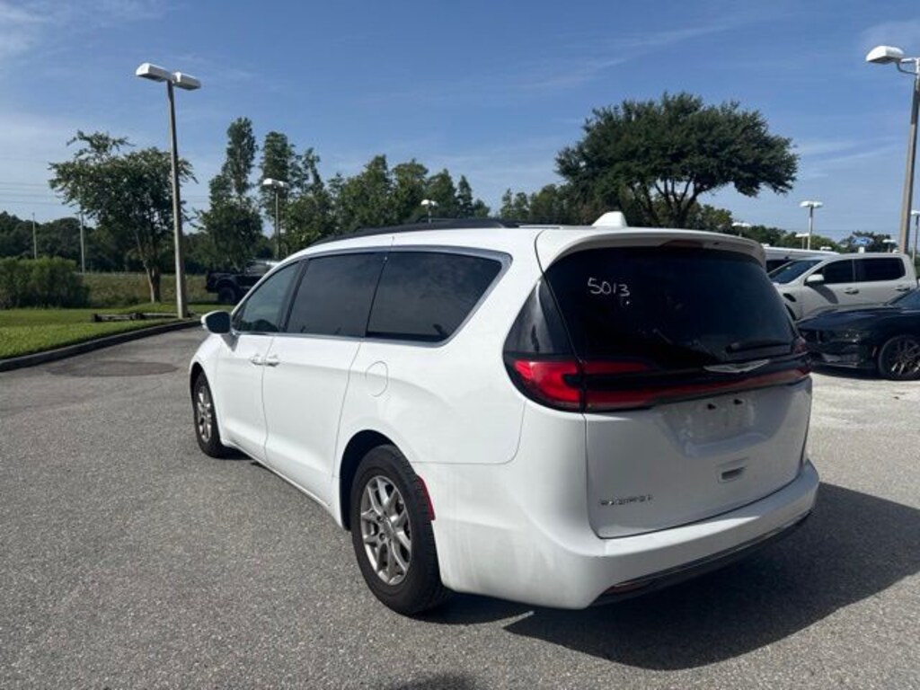 Certified 2022 Chrysler Pacifica Touring L Minivan/Van