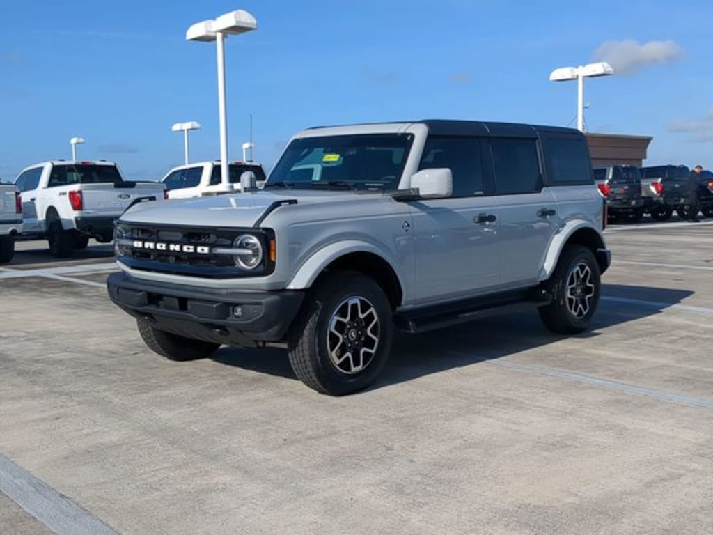 New 2026 Ford Bronco Outer Banks SUV