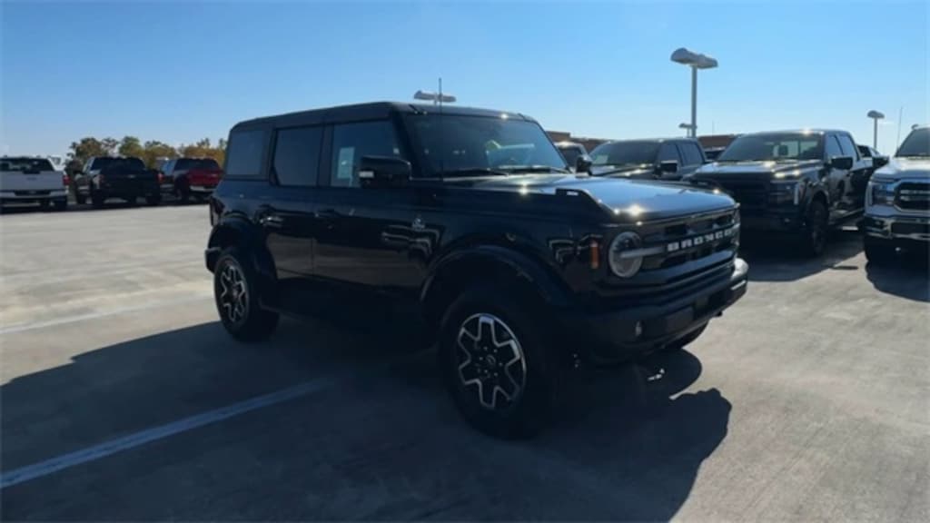 New 2025 Ford Bronco Outer Banks SUV