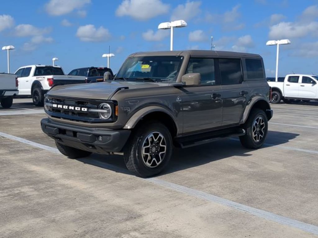 New 2026 Ford Bronco Outer Banks SUV