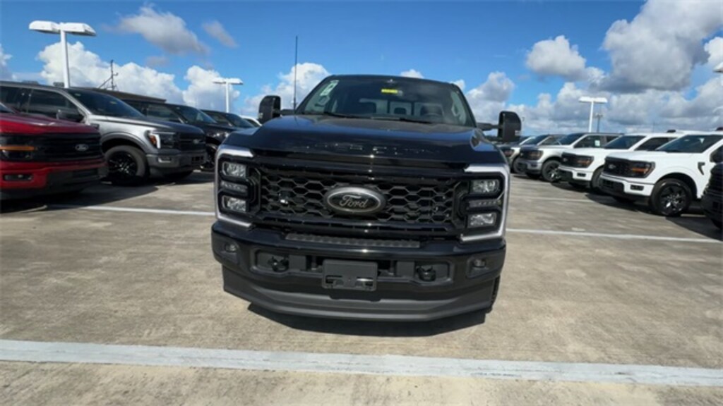 New 2025 Ford F-250 Truck Crew Cab