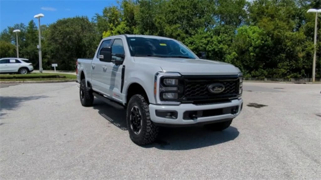 New 2025 Ford F-250 Truck Crew Cab