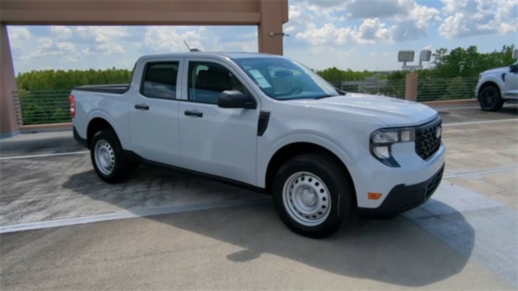 New 2025 Ford Maverick XL Truck SuperCrew