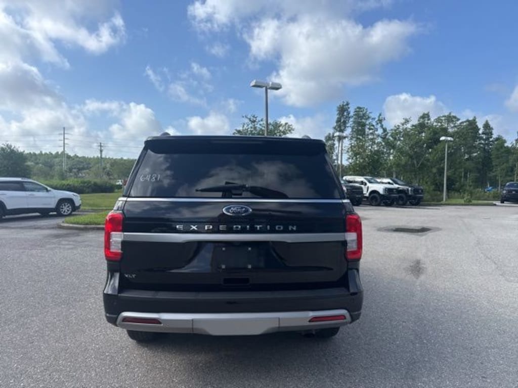 Used 2024 Ford Expedition XLT SUV