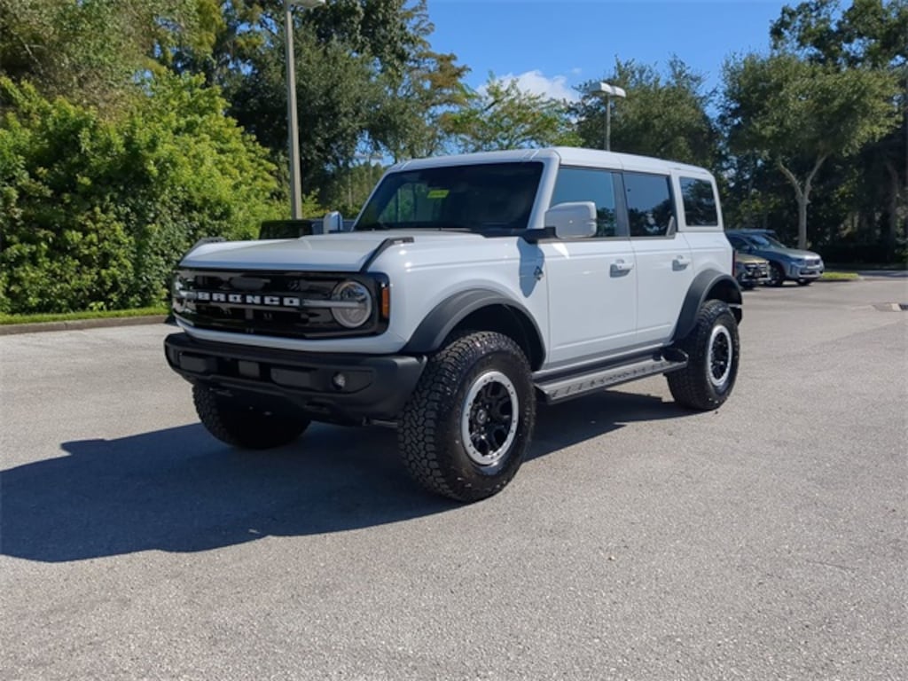 New 2025 Ford Bronco Outer Banks SUV