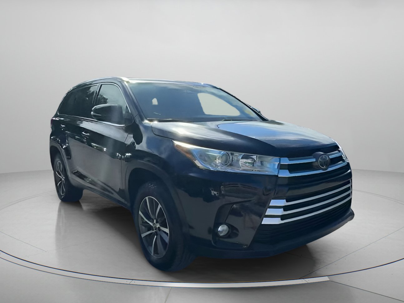 2019 Toyota Highlander XLE photo 3