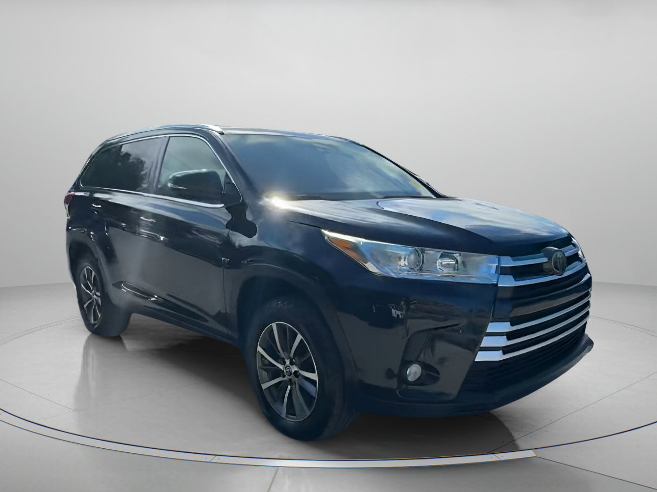 2019 Toyota Highlander XLE photo 2