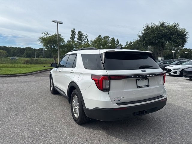 2025 Ford Explorer photo 3