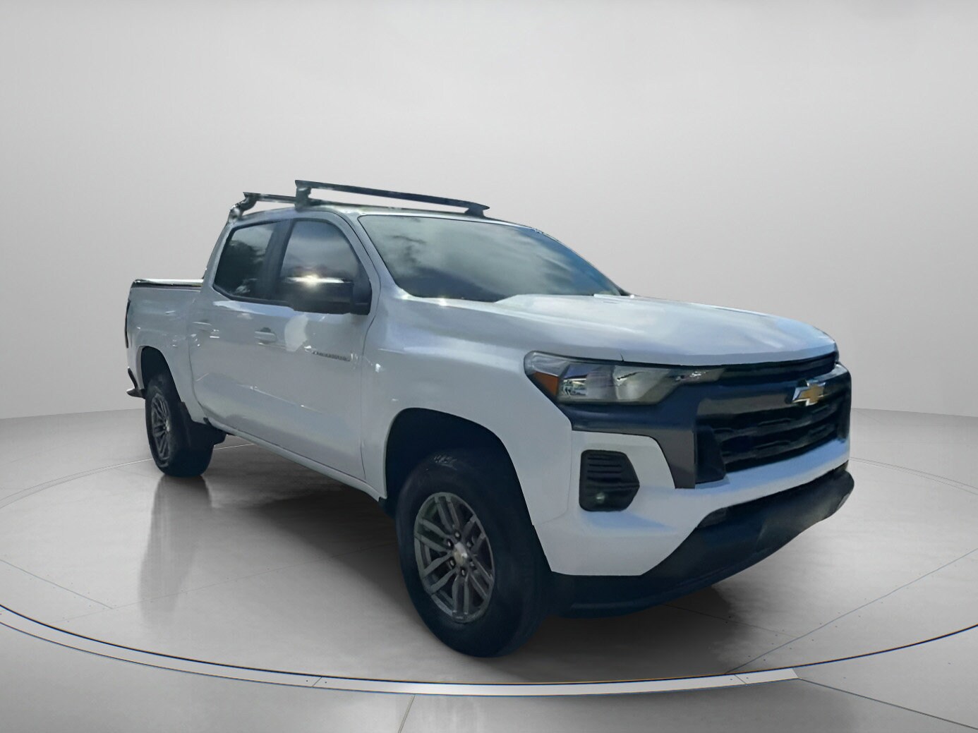 2023 Chevrolet Colorado LT photo 2