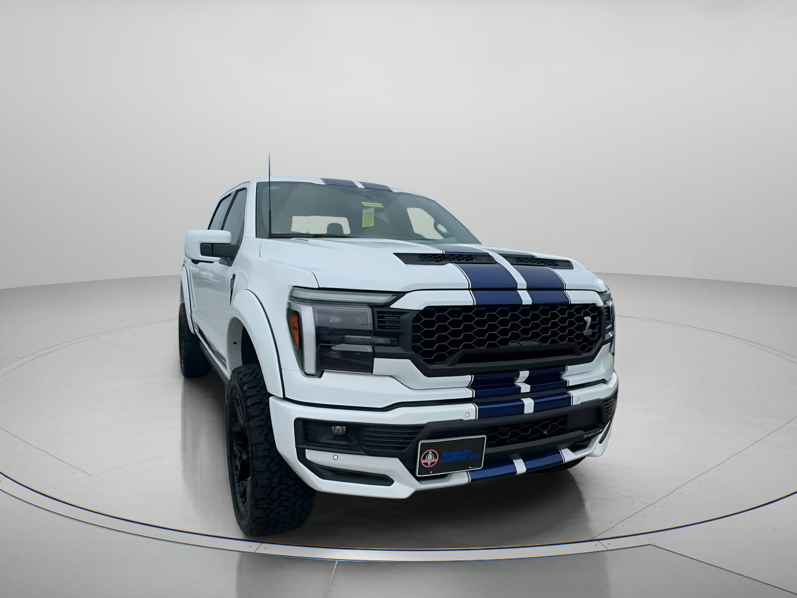2025 Ford F-150 Lariat photo 4