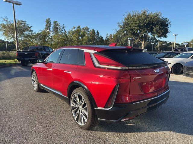 2024 Cadillac Lyriq Luxury photo 3