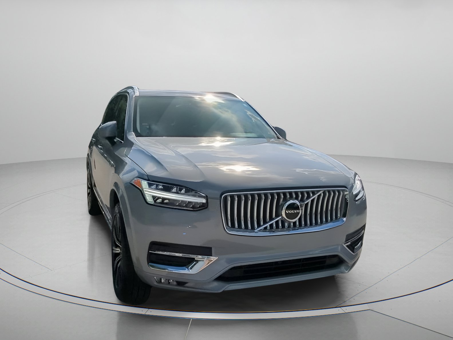 2025 Volvo XC90 B5 Core photo 3