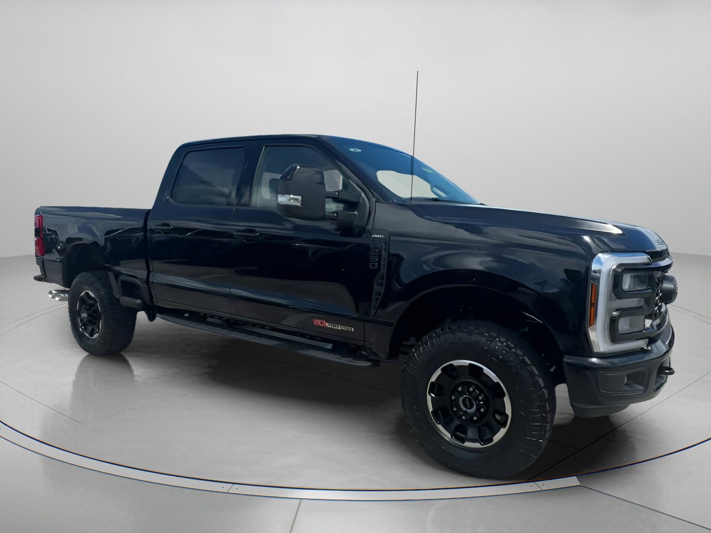 2025 Ford F-250 Lariat photo 2
