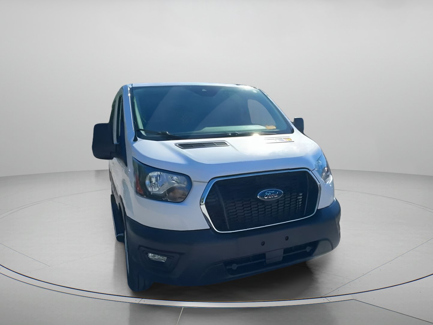 2024 Ford Transit photo 3