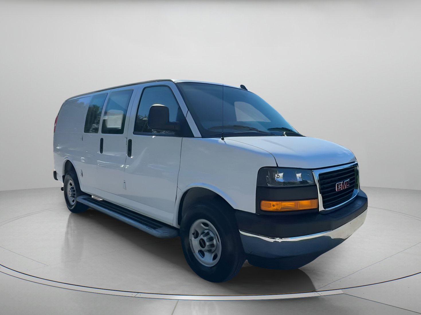 2024 Gmc Savana 2500 Cargo photo 2