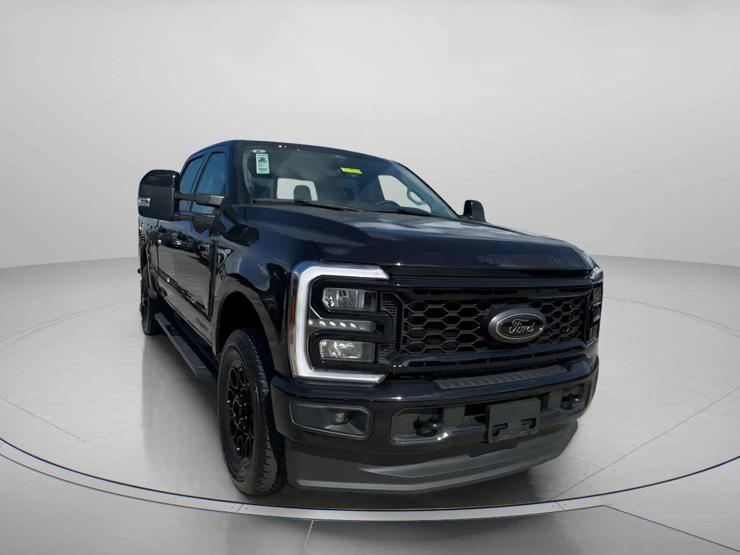 2025 Ford F-250 Lariat photo 2