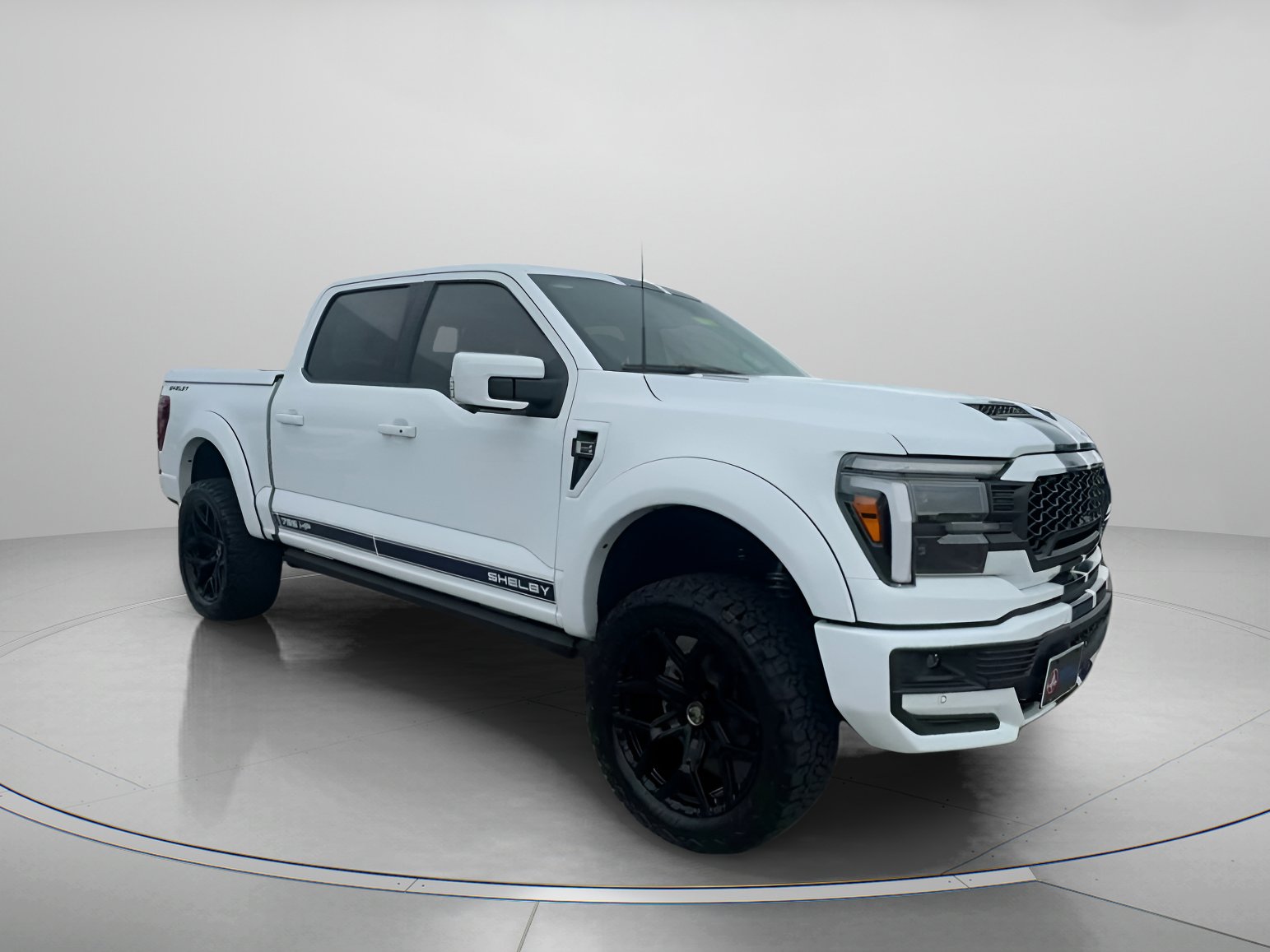 2025 Ford F-150 Lariat photo 2