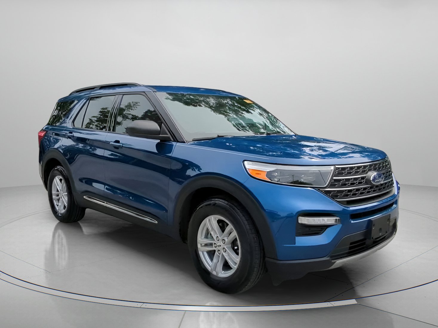 2022 Ford Explorer XLT photo 2
