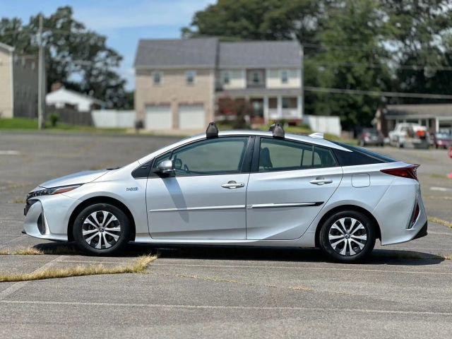 2022 Toyota Prius Prime XLE photo 3