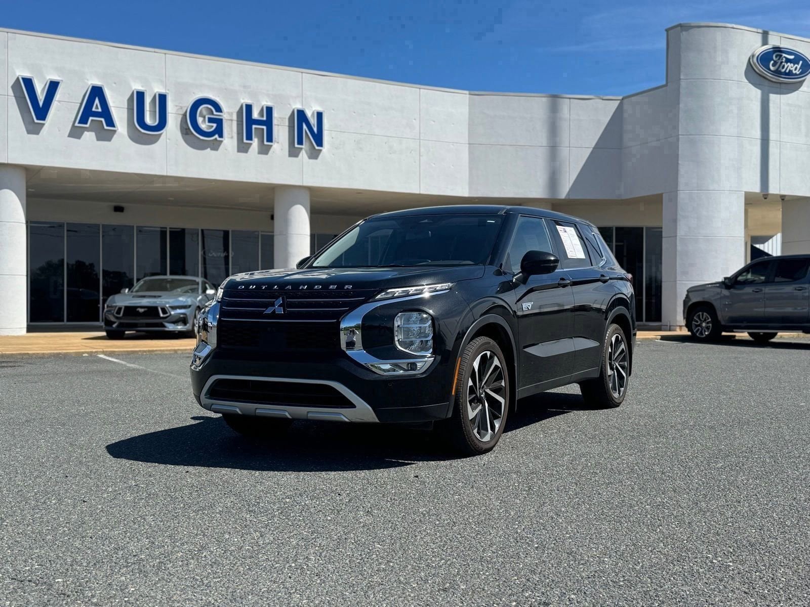2024 Mitsubishi Outlander Plug-in Hybrid SE