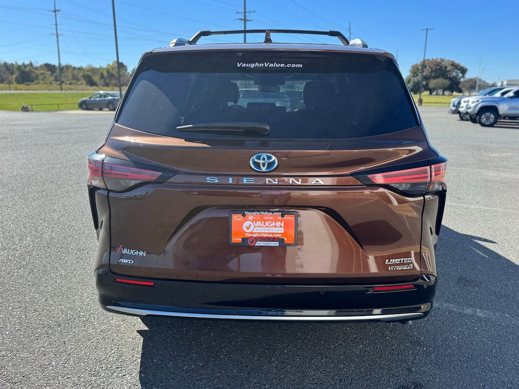 Used 2022 Toyota Sienna Limited Van
