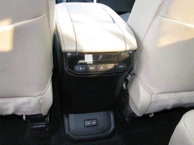 2023 Toyota Highlander XLE - Photo 14