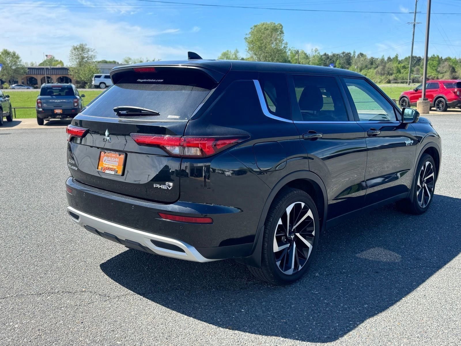 2024 Mitsubishi Outlander Plug-in Hybrid SE - Photo 6