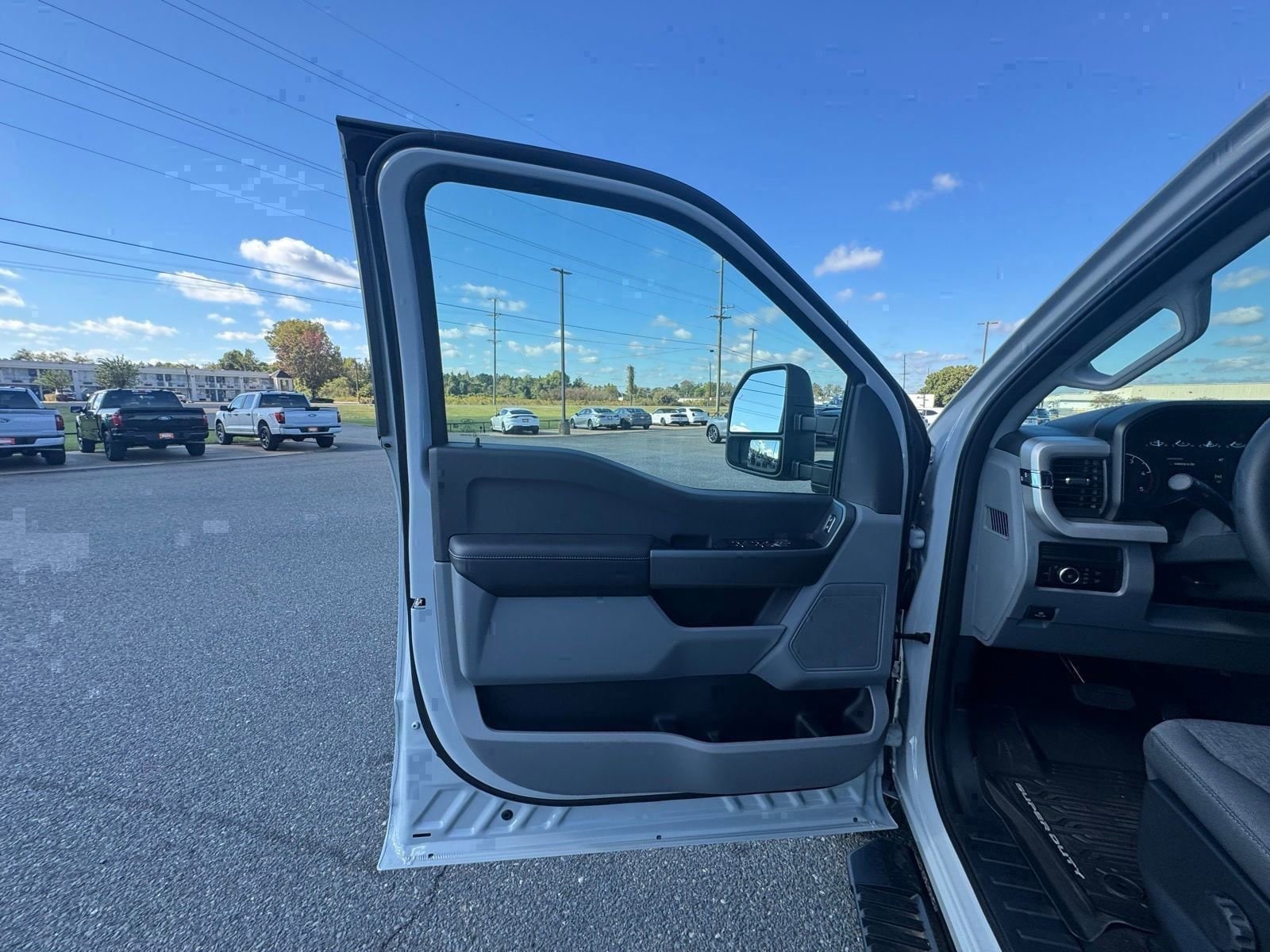 2026 Ford F-250 Super Duty XL - Photo 9