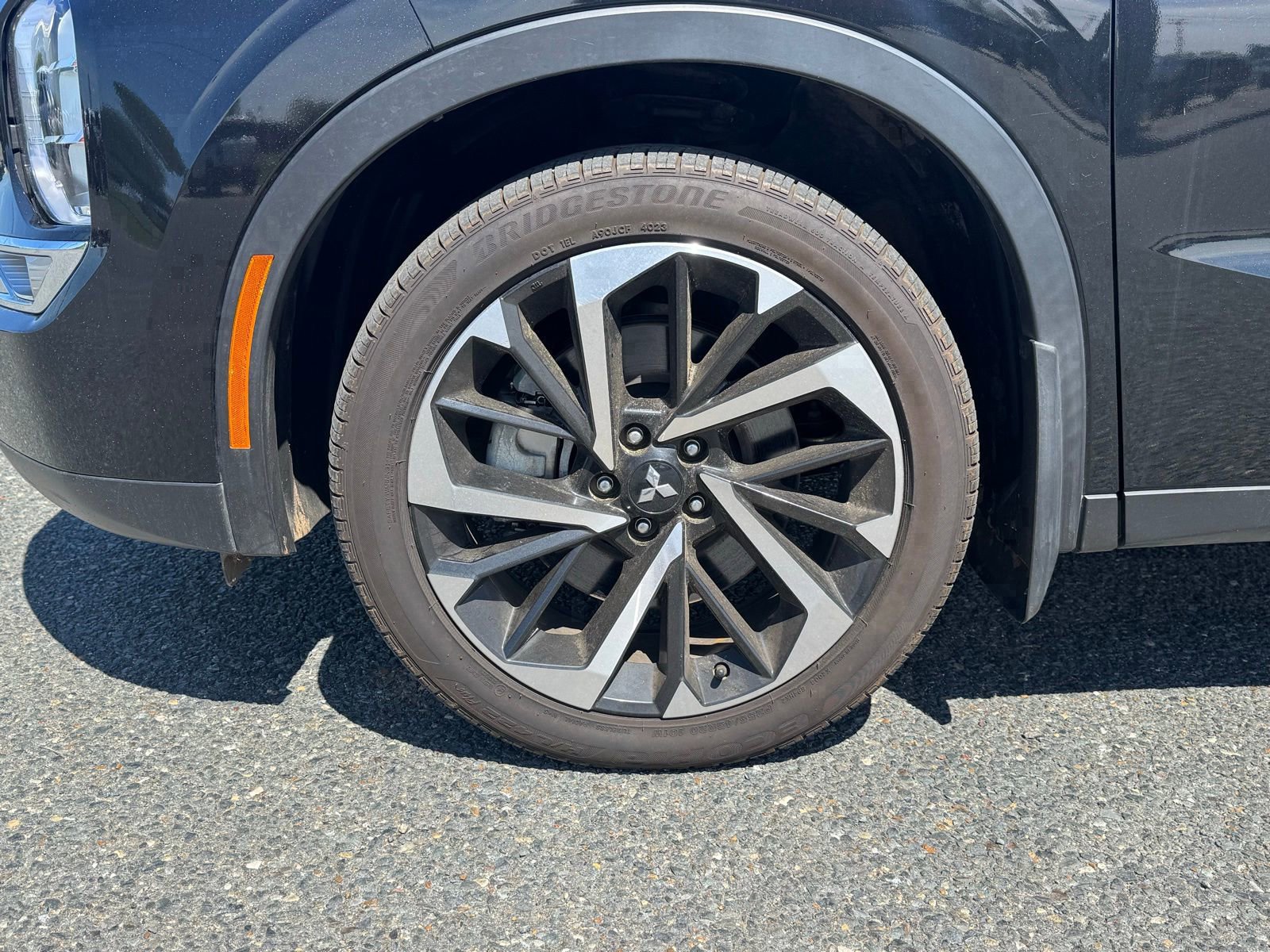 2024 Mitsubishi Outlander Plug-in Hybrid SE - Photo 9