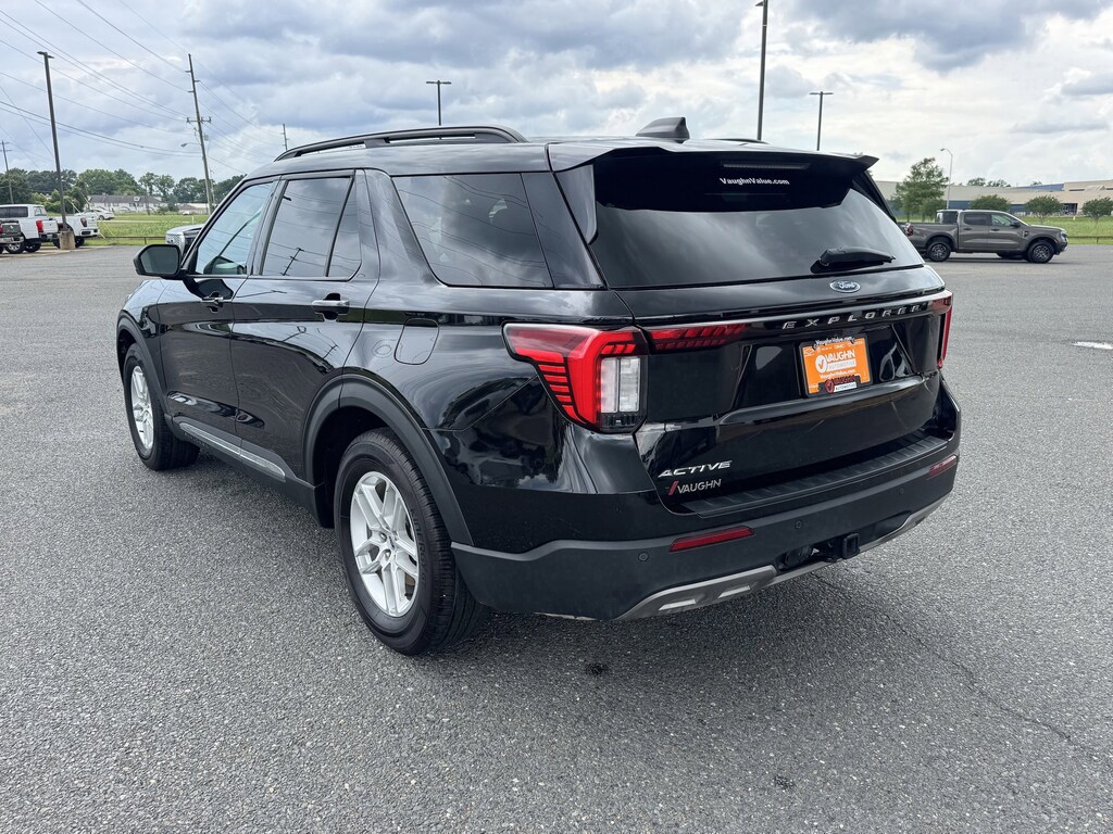 Used 2025 Ford Explorer Active SUV