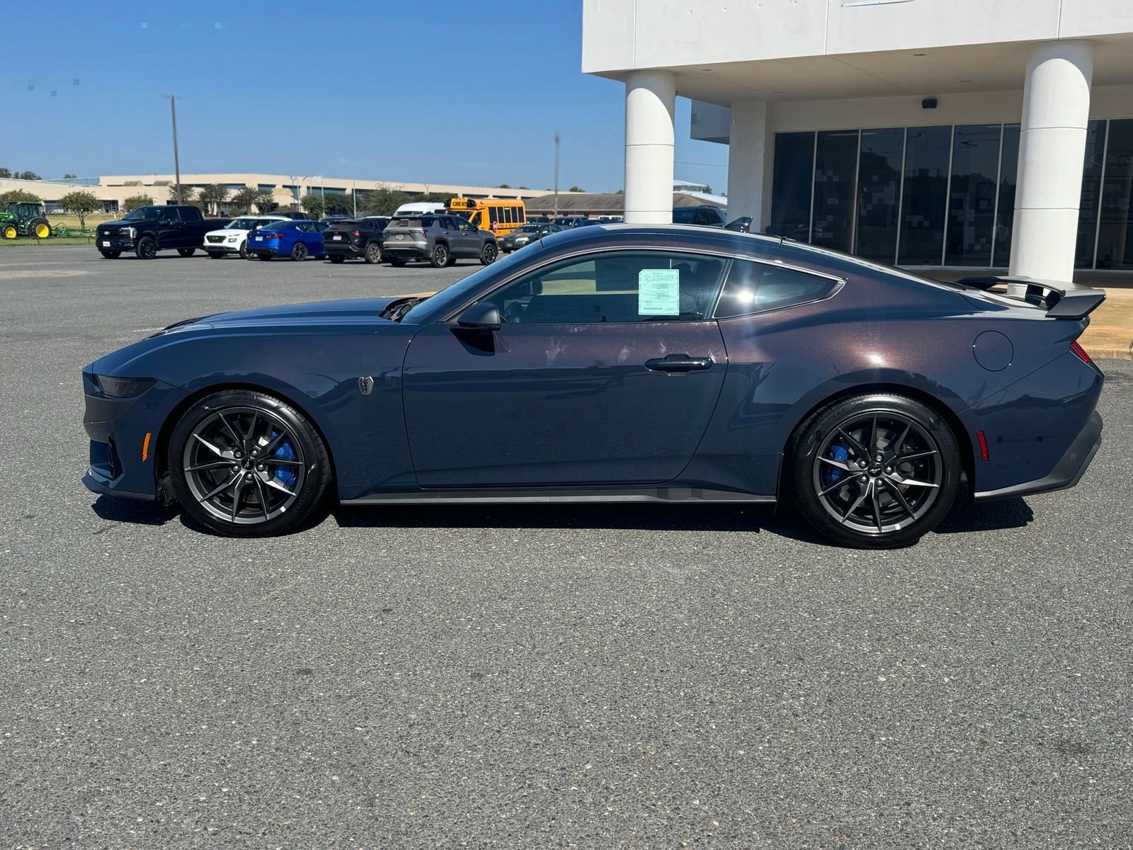 2025 Ford Mustang Dark Horse - Photo 2