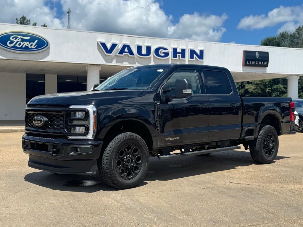 2025 Ford F-250 Super Duty XLT's photo