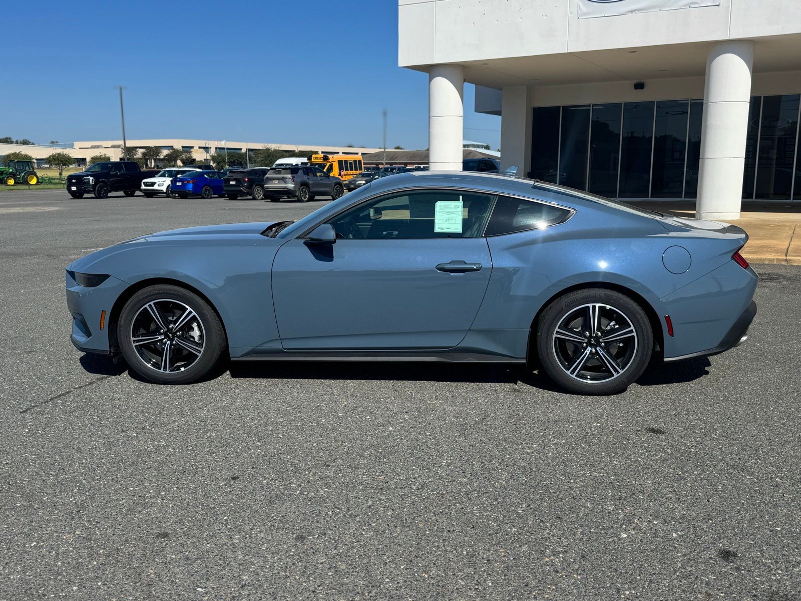 2025 Ford Mustang EcoBoost photo 2