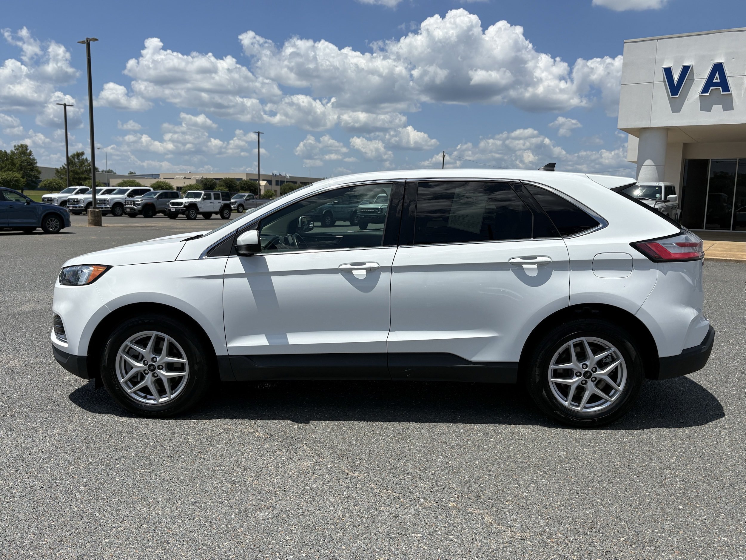 Used 2024 Ford Edge SEL SUV
