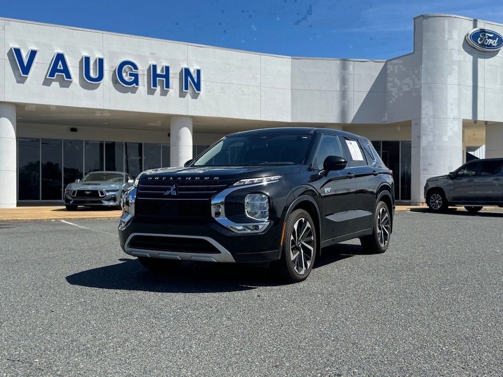 Used 2024 Mitsubishi Outlander Plug-In Hybrid SE SUV