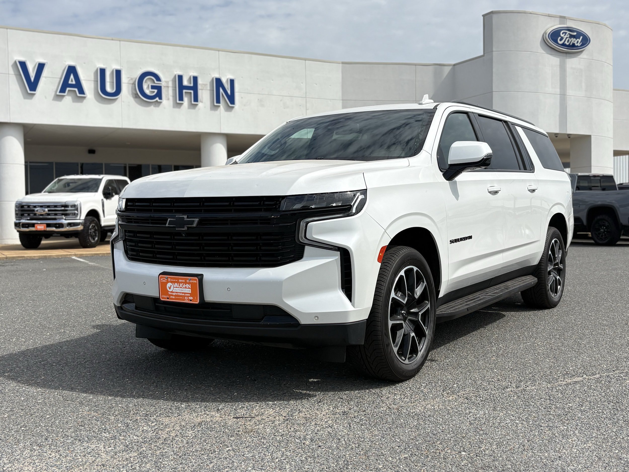 2023 Chevrolet Suburban RST