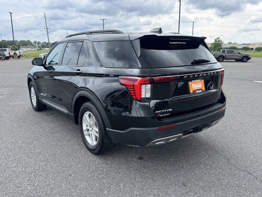 Used 2025 Ford Explorer Active SUV