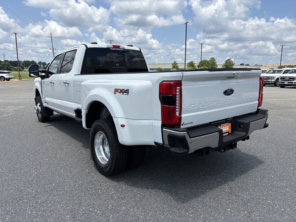New 2026 Ford F-350 Lariat Truck Crew Cab