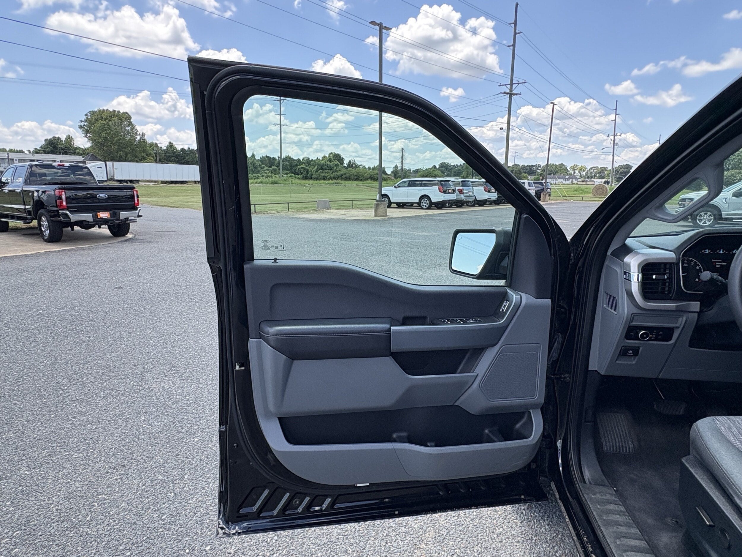2023 Ford F-150 XLT - Photo 9