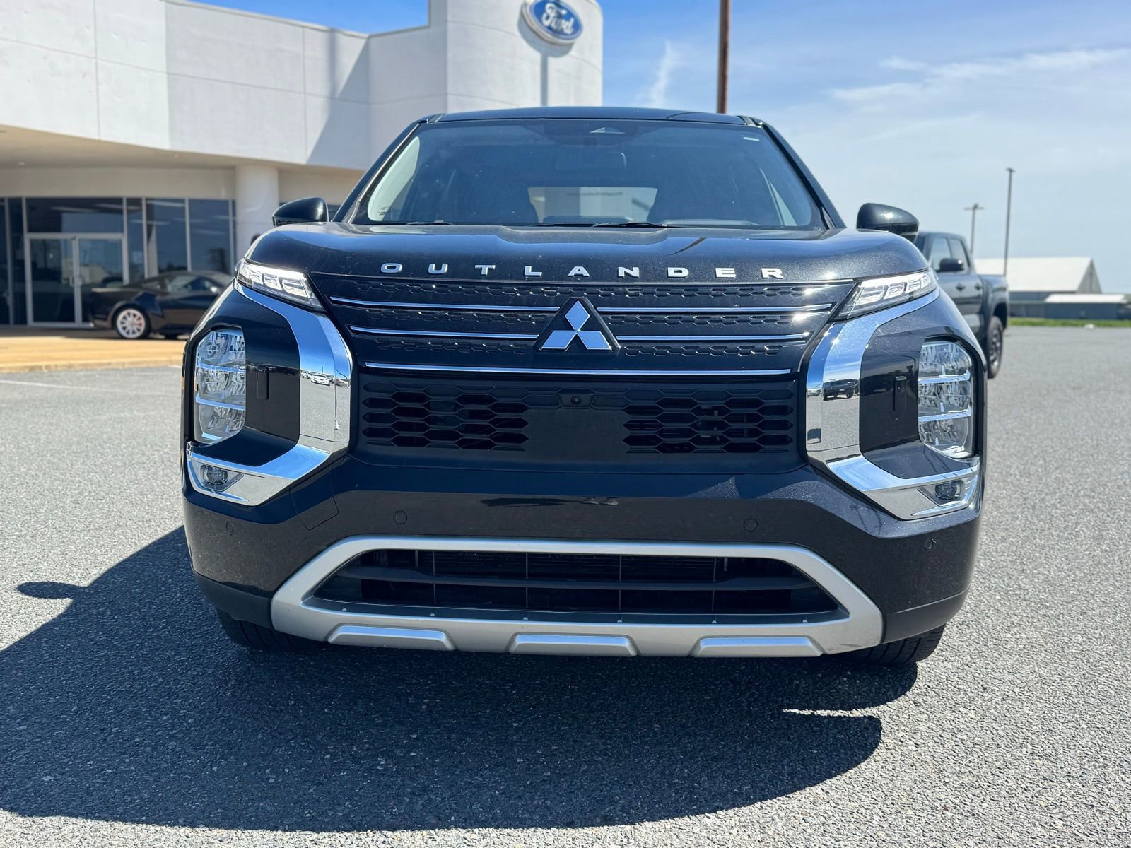 2024 Mitsubishi Outlander Plug-in Hybrid SE - Photo 8