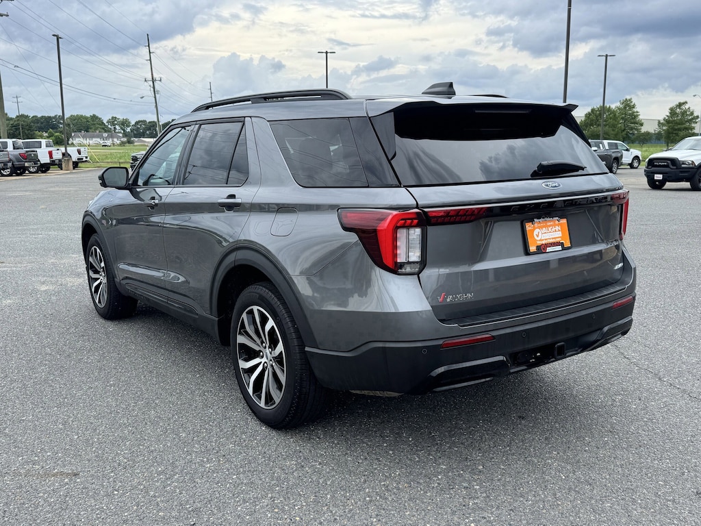 Used 2025 Ford Explorer ST-Line SUV