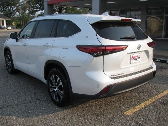 2023 Toyota Highlander XLE - Photo 9