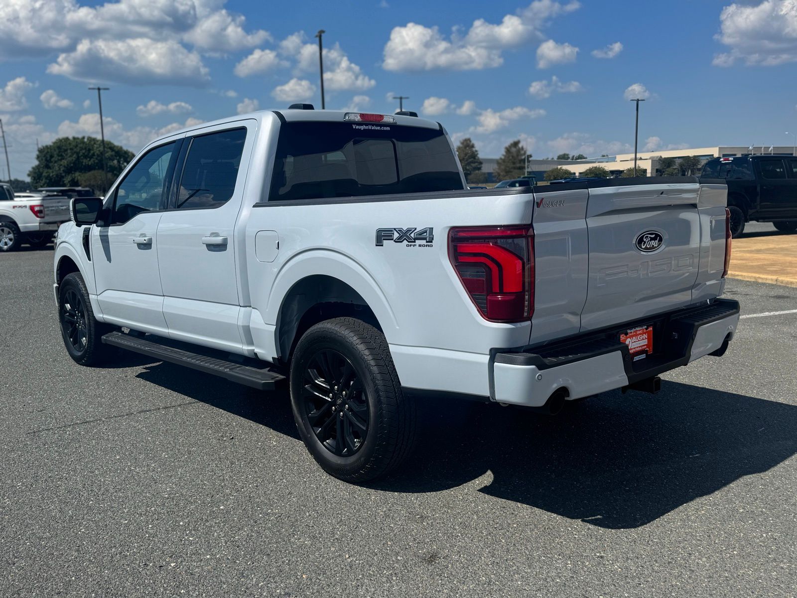 2025 Ford F-150 Lariat photo 3