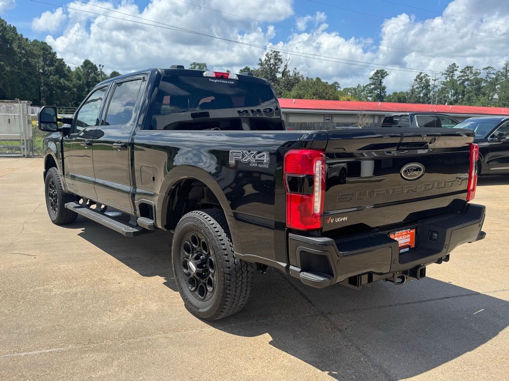 2025 Ford F-250 XLT photo 3