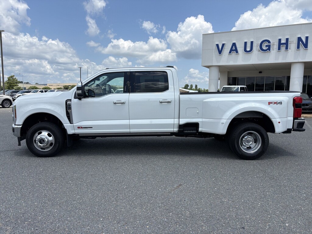 New 2026 Ford F-350 Lariat Truck Crew Cab