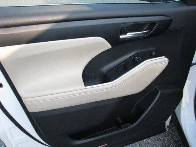 2023 Toyota Highlander XLE - Photo 19