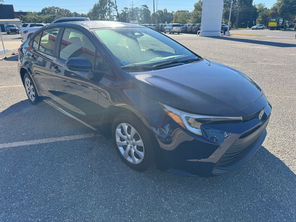 2025 Toyota Corolla Hybrid LE photo 3