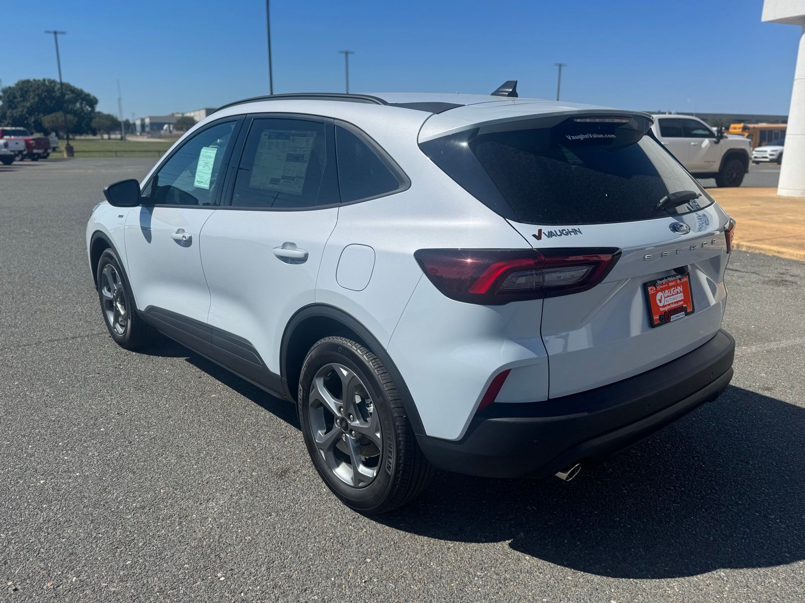 2025 Ford Escape ST-Line photo 3